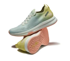 KURU Footwear FLUX><noscript><img width=