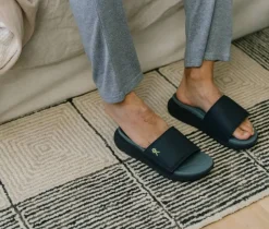 KURU Footwear MOMENT><noscript><img width=